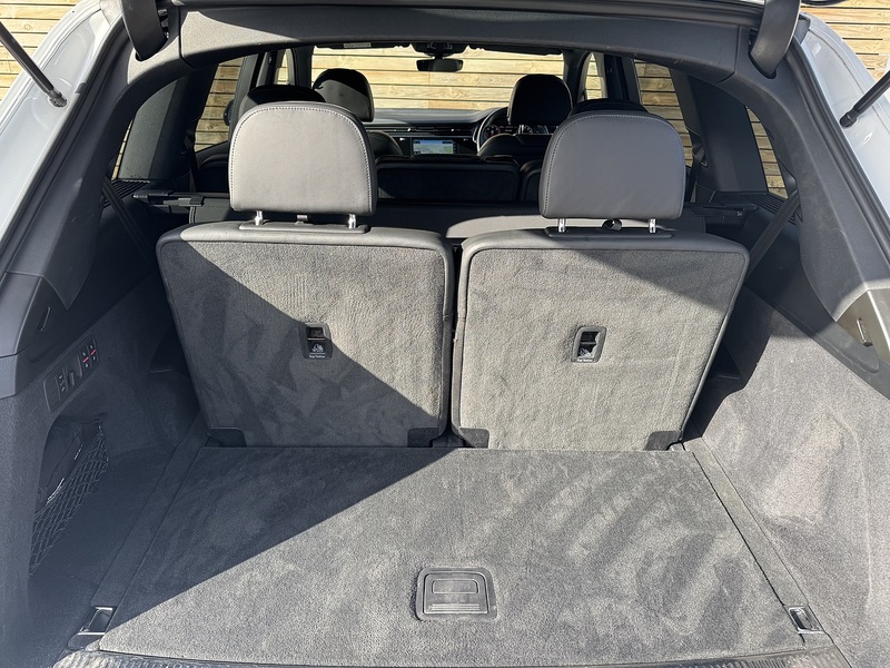 Audi Q7 2023'73 TDI V6 Black Edition | 7 Seater | Driver Memory Seat - U8957