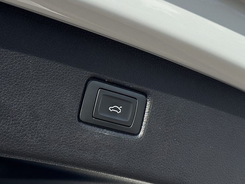 Audi Q7 2023'73 TDI V6 Black Edition | 7 Seater | Driver Memory Seat - U8957