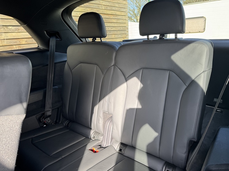 Audi Q7 2023'73 TDI V6 Black Edition | 7 Seater | Driver Memory Seat - U8957