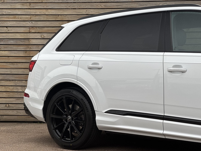 Audi Q7 2023'73 TDI V6 Black Edition | 7 Seater | Driver Memory Seat - U8957
