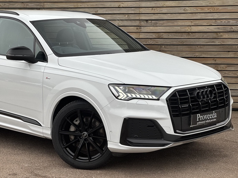Audi Q7 2023'73 TDI V6 Black Edition | 7 Seater | Driver Memory Seat - U8957
