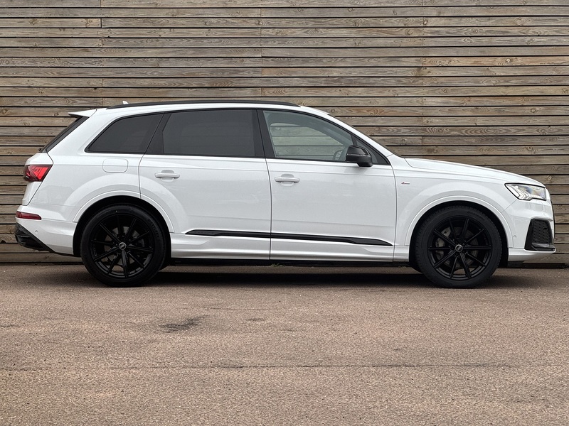 Audi Q7 2023'73 TDI V6 Black Edition | 7 Seater | Driver Memory Seat - U8957