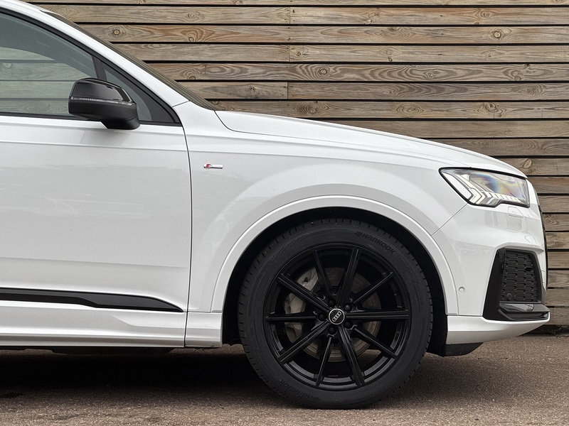 Audi Q7 2023'73 TDI V6 Black Edition | 7 Seater | Driver Memory Seat - U8957