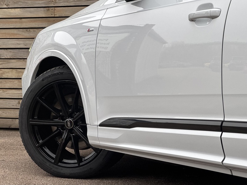 Audi Q7 2023'73 TDI V6 Black Edition | 7 Seater | Driver Memory Seat - U8957