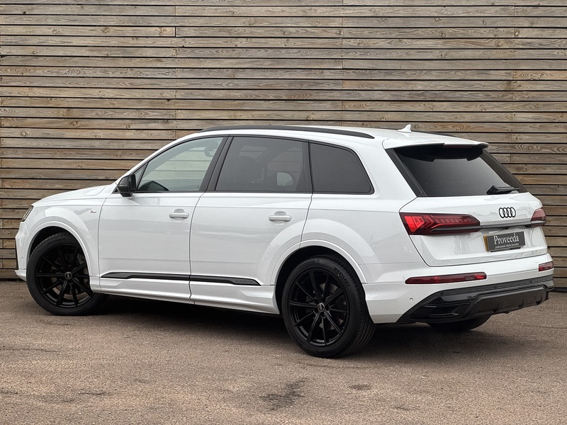 Audi Q7 2023'73 TDI V6 Black Edition | 7 Seater | Driver Memory Seat - U8957