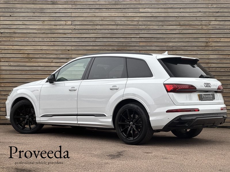 Audi Q7 2023'73 TDI V6 Black Edition | 7 Seater | Driver Memory Seat - U8957