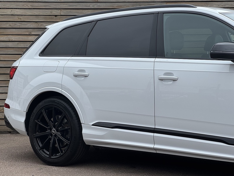 Audi Q7 2023'73 TDI V6 Black Edition | 7 Seater | Tow Bar - U8957