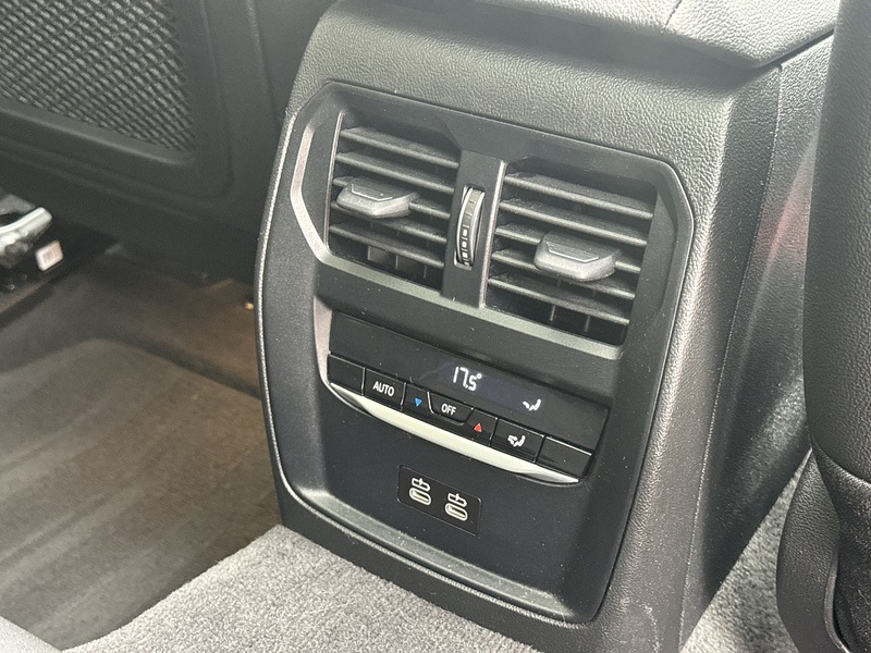 BMW 3 Series 2022'72 330e M Sport | Pan Roof | M Sport Pro Pack - U8961