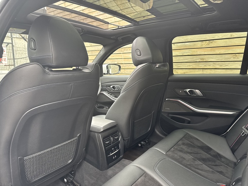 BMW 3 Series 2022'72 330e M Sport | Pan Roof | M Sport Pro Pack - U8961