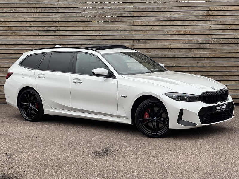 BMW 3 Series 2022'72 330e M Sport | Pan Roof | M Sport Pro Pack - U8961