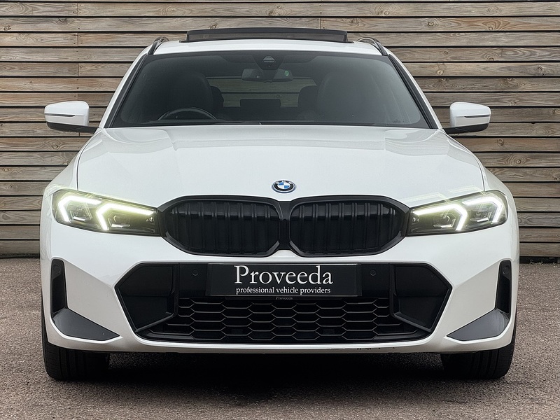 BMW 3 Series 2022'72 330e M Sport | Pan Roof | M Sport Pro Pack - U8961