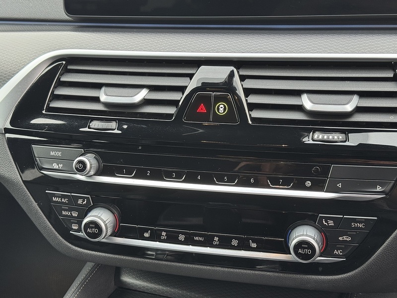 BMW 5 Series 2022'72 530e M Sport | Phytonic Blue | M Sport Pro Pack - U8975