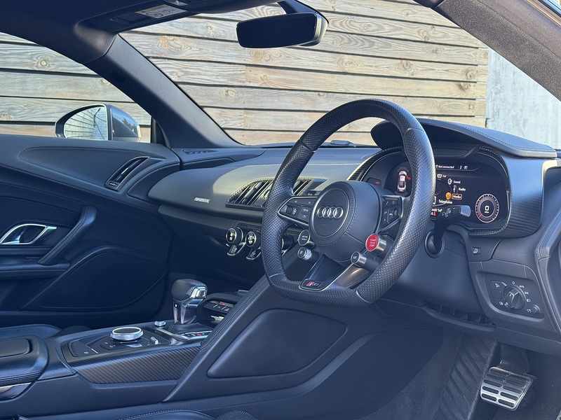 Audi R8 2018'18 FSI V10 Plus | Low Miles | Perfect Supercar - U8983