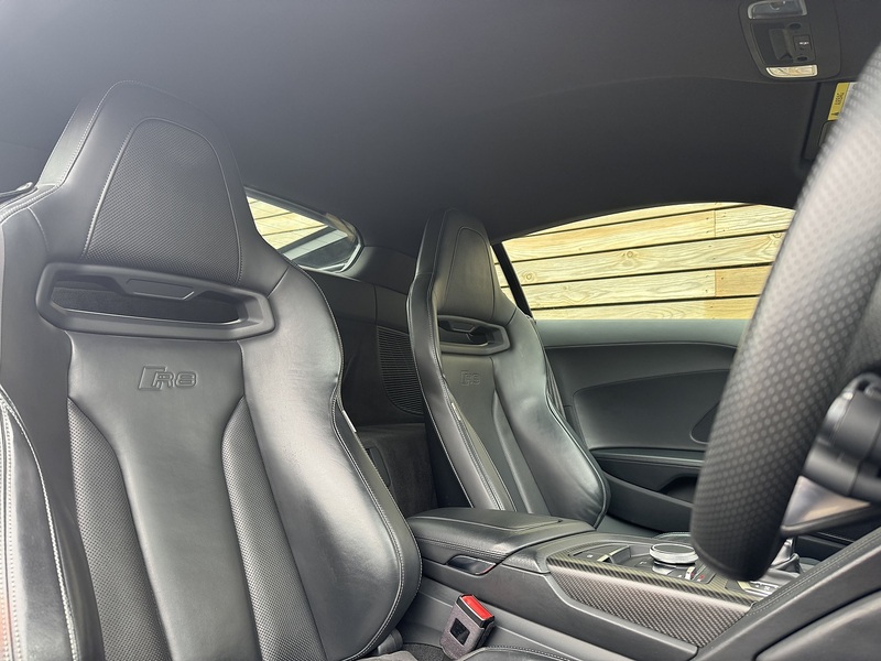 Audi R8 2018'18 FSI V10 Plus | Low Miles | Perfect Supercar - U8983
