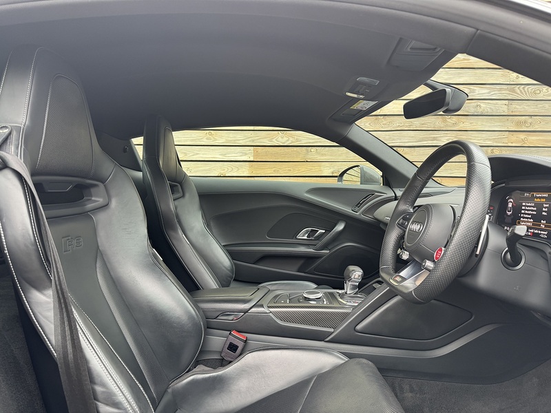 Audi R8 2018'18 FSI V10 Plus | Low Miles | Perfect Supercar - U8983