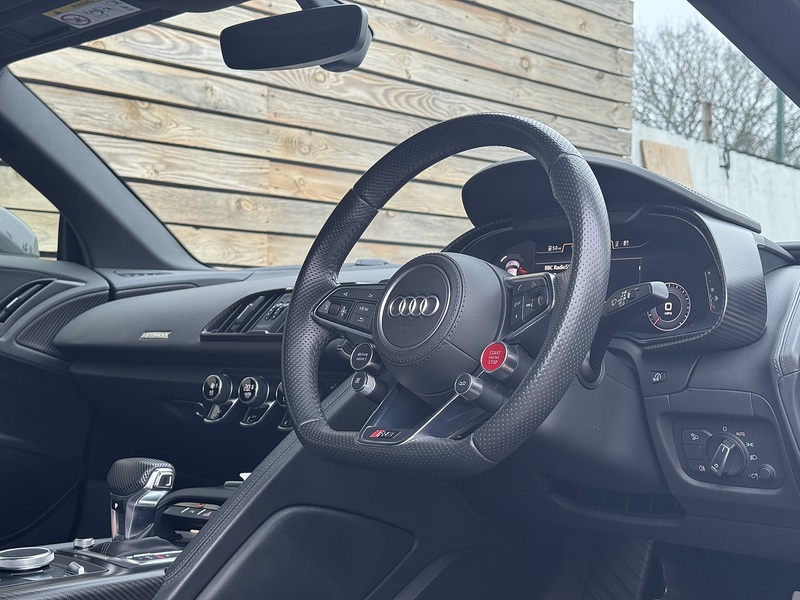 Audi R8 2018'18 FSI V10 Plus | Low Miles | Perfect Supercar - U8983