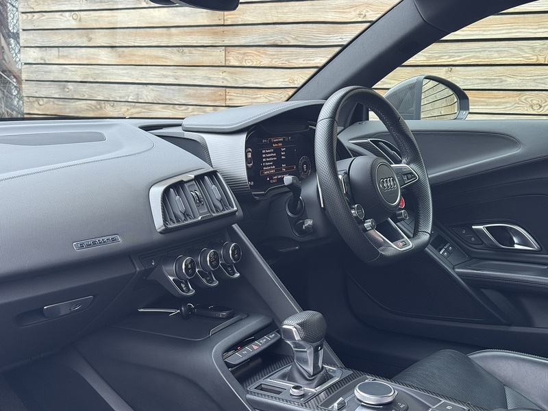 Audi R8 2018'18 FSI V10 Plus | Low Miles | Perfect Supercar - U8983