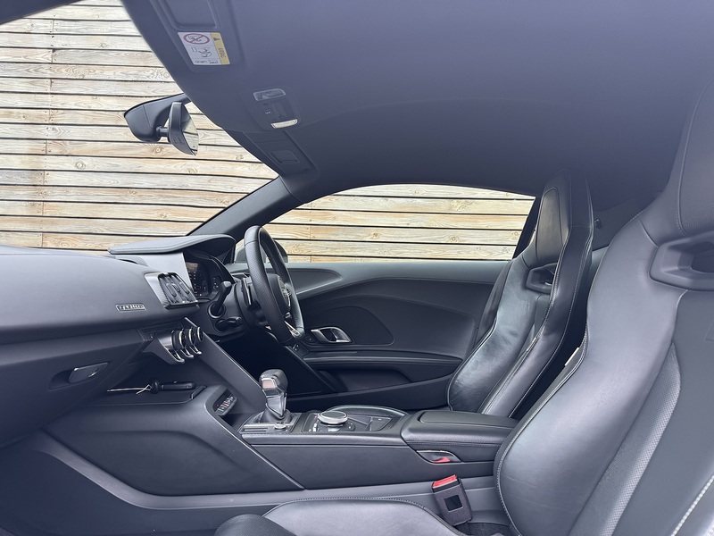 Audi R8 2018'18 FSI V10 Plus | Low Miles | Perfect Supercar - U8983