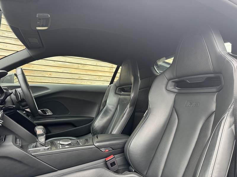 Audi R8 2018'18 FSI V10 Plus | Low Miles | Perfect Supercar - U8983