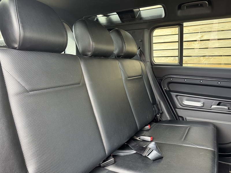 Land Rover Defender 110 2023'23 D300 MHEV X-Dynamic HSE Commercial | Rear Seat Conversion | Vat Q - U8997