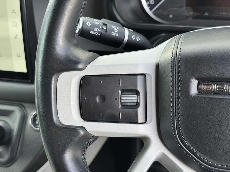 Land Rover Defender 110 2023'23 D300 MHEV X-Dynamic HSE Commercial | Rear Seat Conversion | Vat Q - U8997