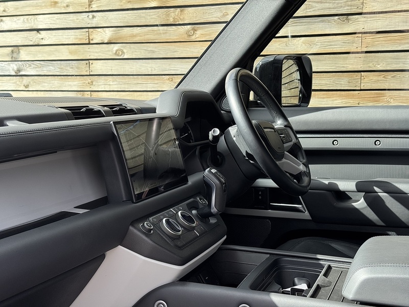 Land Rover Defender 110 2023'23 D300 MHEV X-Dynamic HSE Commercial | Rear Seat Conversion | Vat Q - U8997