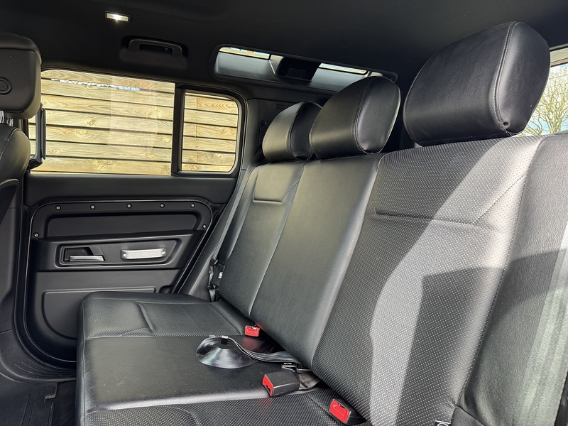 Land Rover Defender 110 2023'23 D300 MHEV X-Dynamic HSE Commercial | Rear Seat Conversion | Vat Q - U8997