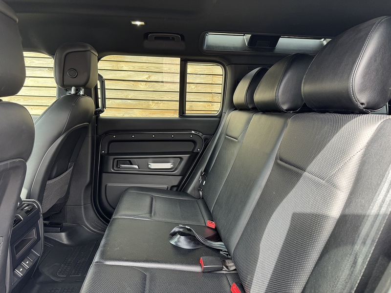 Land Rover Defender 110 2023'23 D300 MHEV X-Dynamic HSE Commercial | Rear Seat Conversion | Vat Q - U8997