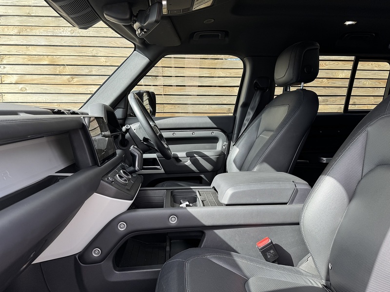 Land Rover Defender 110 2023'23 D300 MHEV X-Dynamic HSE Commercial | Rear Seat Conversion | Vat Q - U8997