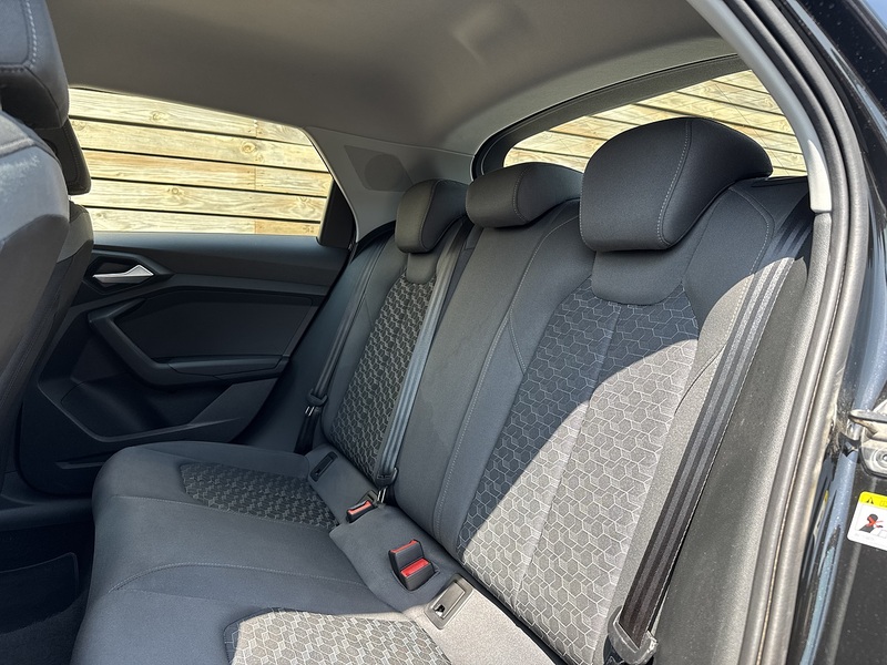 Audi A1 2022'22 TFSI Sport | Car Play | Rear Parking Sensors - U8999
