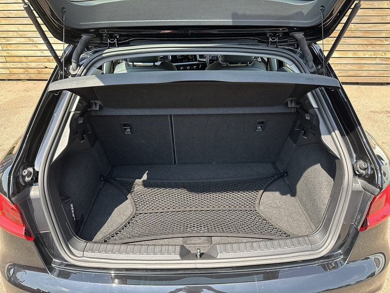 Audi A1 2022'22 TFSI Sport | Car Play | Rear Parking Sensors - U8999