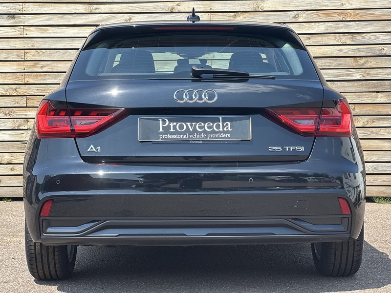 Audi A1 2022'22 TFSI Sport | Car Play | Rear Parking Sensors - U8999