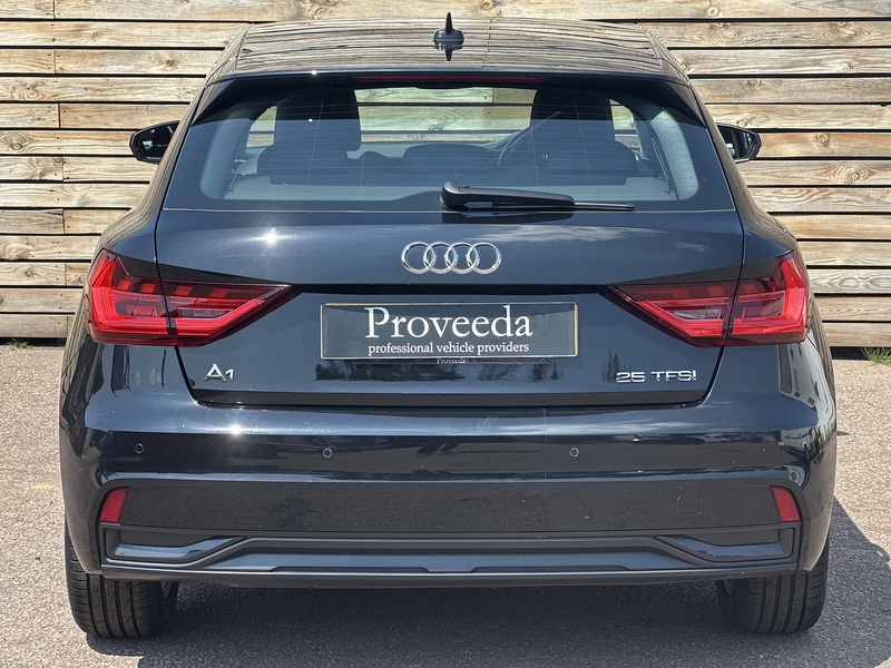 Audi A1 2022'22 TFSI Sport | Car Play | Rear Parking Sensors - U8999