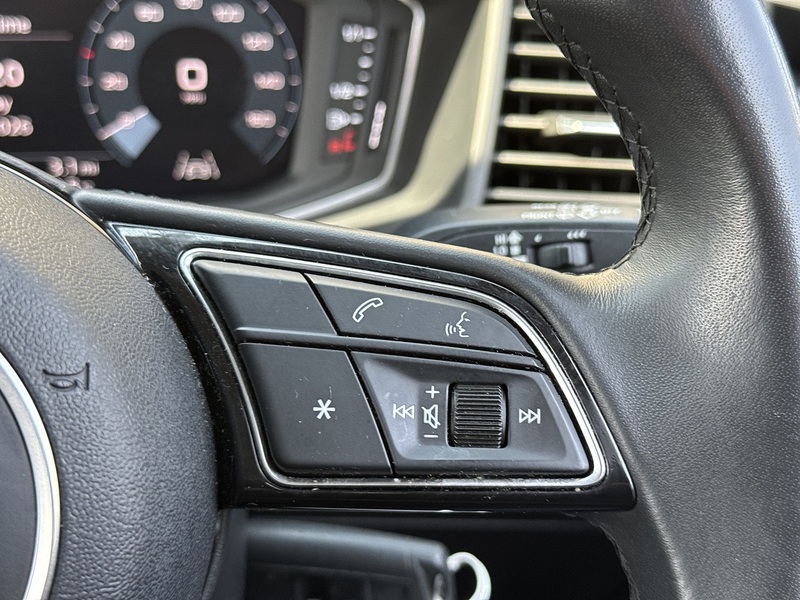 Audi A1 2022'22 TFSI Sport | Car Play | Rear Parking Sensors - U8999