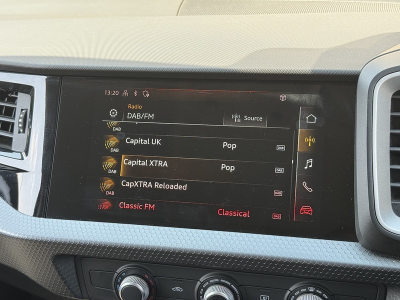 Audi A1 2022'22 TFSI Sport | Car Play | Rear Parking Sensors - U8999