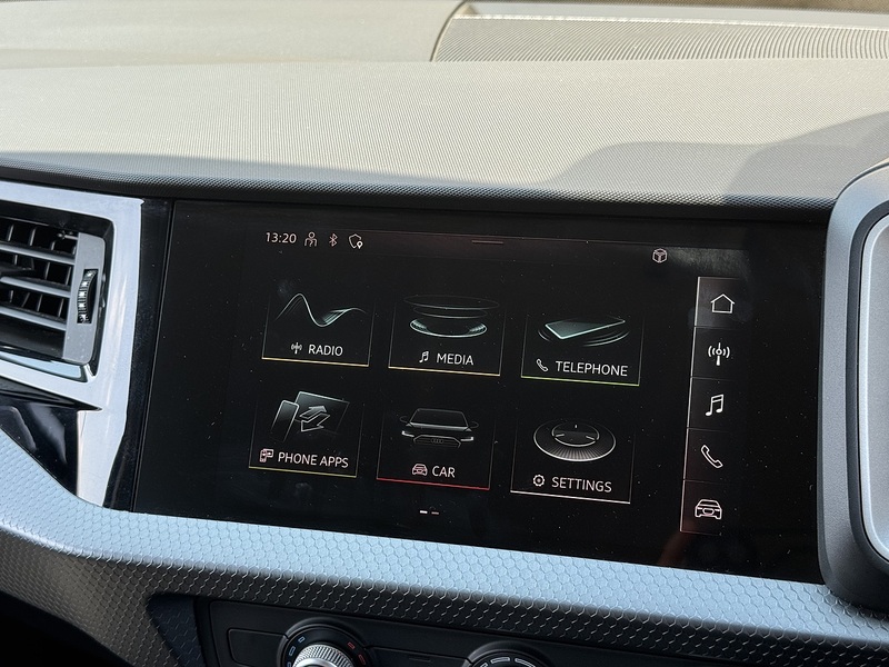 Audi A1 2022'22 TFSI Sport | Car Play | Rear Parking Sensors - U8999