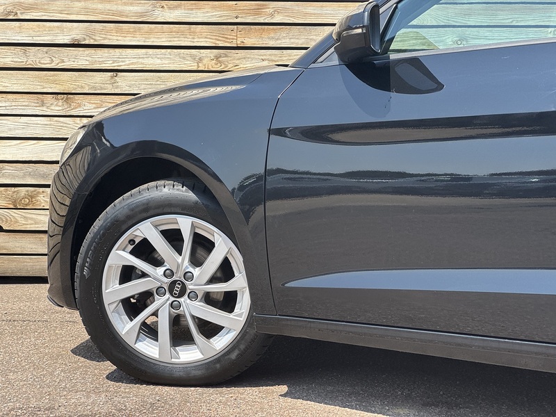 Audi A1 2022'22 TFSI Sport | Car Play | Rear Parking Sensors - U8999