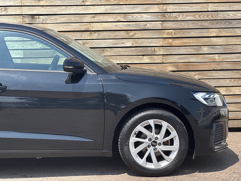 Audi A1 2022'22 TFSI Sport | Car Play | Rear Parking Sensors - U8999