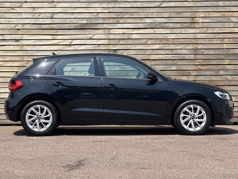 Audi A1 2022'22 TFSI Sport | Car Play | Rear Parking Sensors - U8999