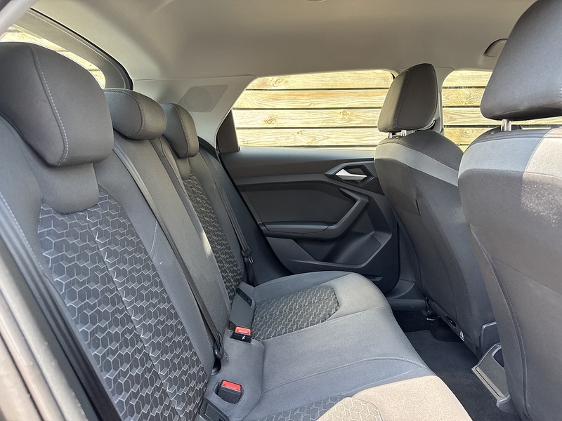 Audi A1 2022'22 TFSI Sport | Car Play | Rear Parking Sensors - U8999