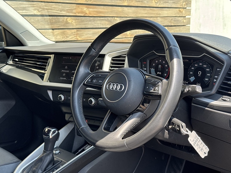 Audi A1 2022'22 TFSI Sport | Car Play | Rear Parking Sensors - U8999