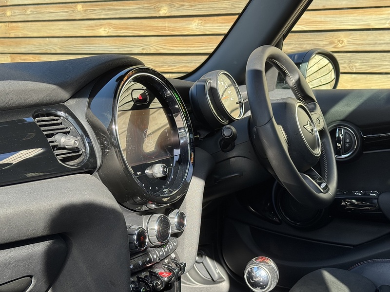 MINI Hatch 2022'22 Cooper Sport | Pan Roof | Car Play - U9000