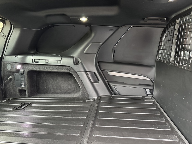 Land Rover Discovery 2022'72 D300 MHEV R-Dynamic HSE | Rear Seat Conv Available - U9009