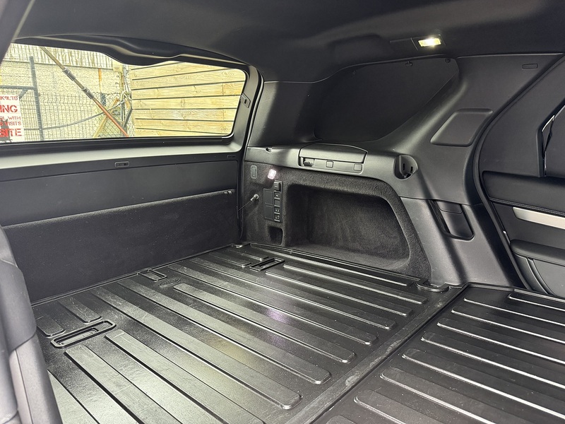 Land Rover Discovery 2022'72 D300 MHEV R-Dynamic HSE | Rear Seat Conv Available - U9009