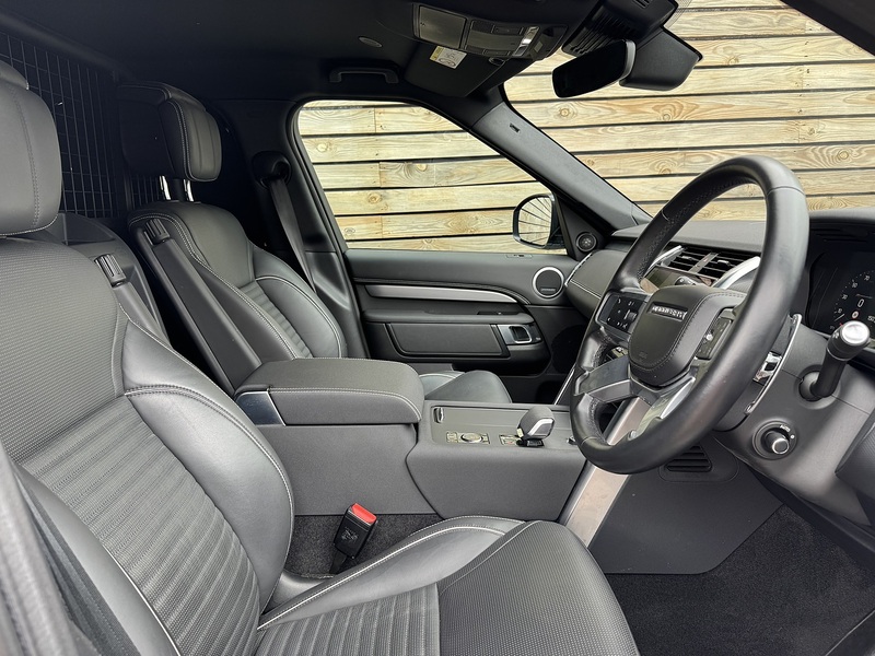 Land Rover Discovery 2022'72 D300 MHEV R-Dynamic HSE | Rear Seat Conv Available - U9009