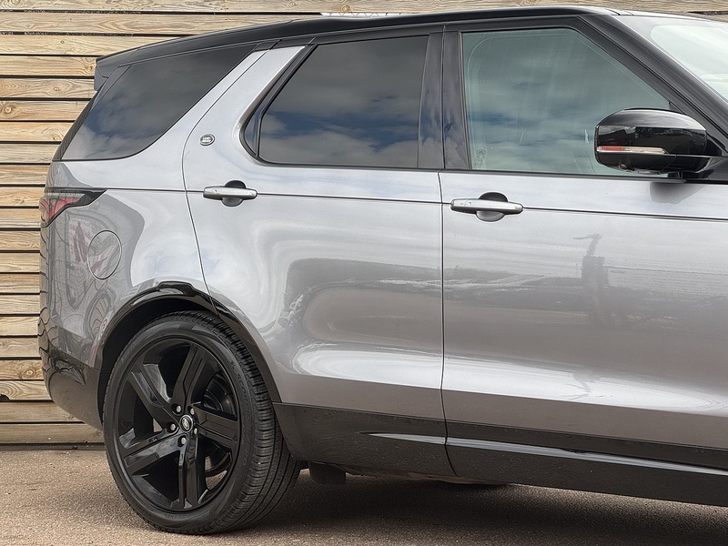 Land Rover Discovery 2022'72 D300 MHEV R-Dynamic HSE | Rear Seat Conv Available - U9009