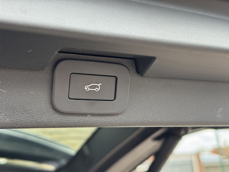 Land Rover Discovery 2022'72 D300 MHEV R-Dynamic HSE | Rear Seat Conv Available - U9009