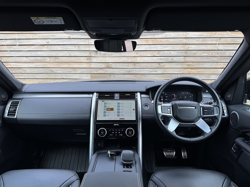 Land Rover Discovery 2022'72 D300 MHEV R-Dynamic HSE | Rear Seat Conv Available - U9009