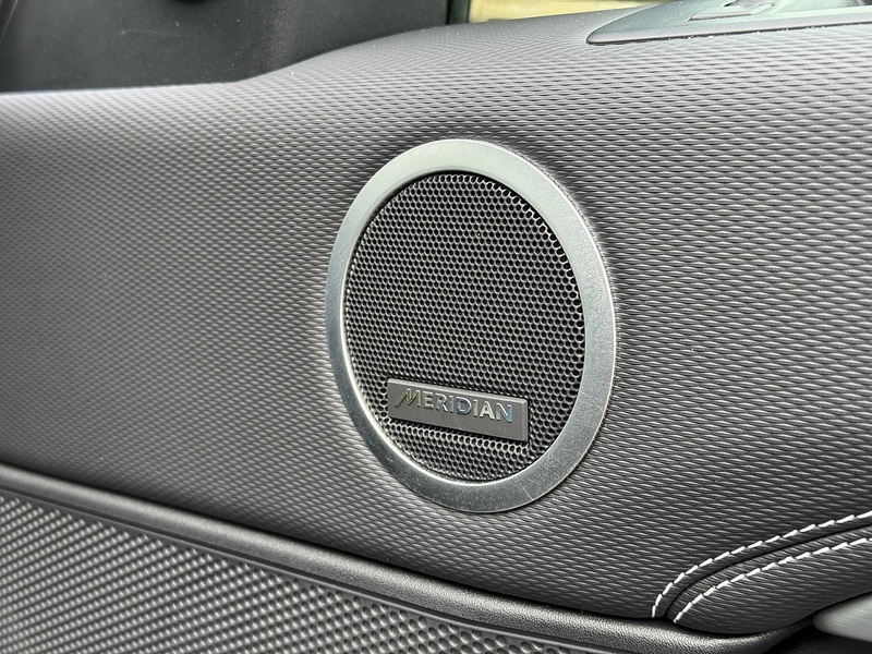 Land Rover Discovery 2022'72 D300 MHEV R-Dynamic HSE | Rear Seat Conv Available - U9009