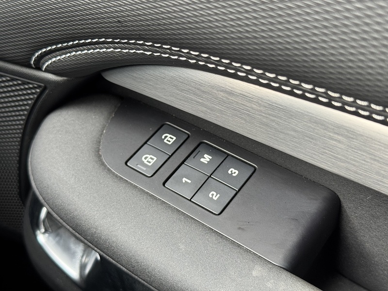 Land Rover Discovery 2022'72 D300 MHEV R-Dynamic HSE | Rear Seat Conv Available - U9009